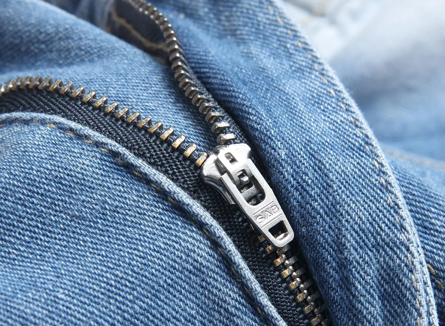Men's Casual Denim Shorts (No Belt)