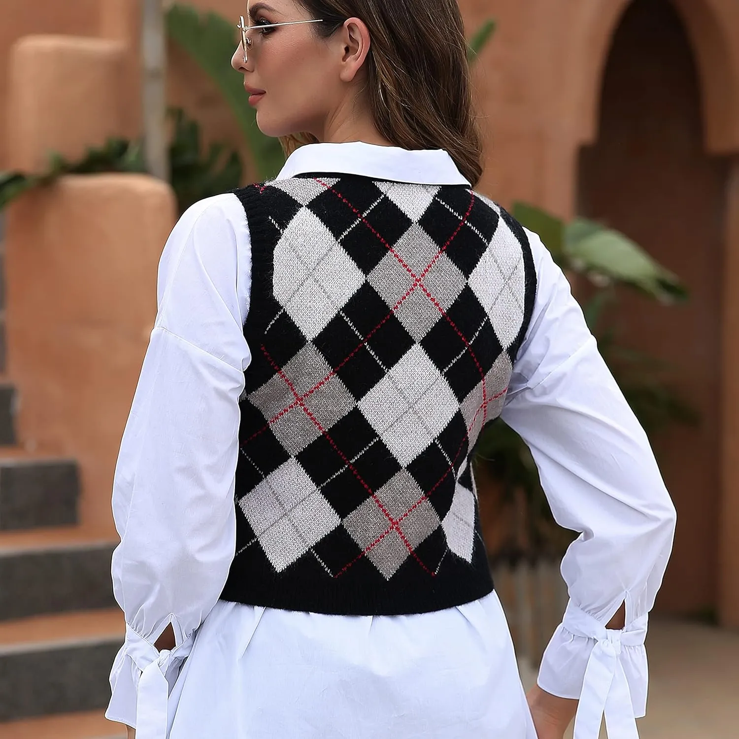 Women's Fashion Cropped Sweater Vest College Style Sleeveless Vest