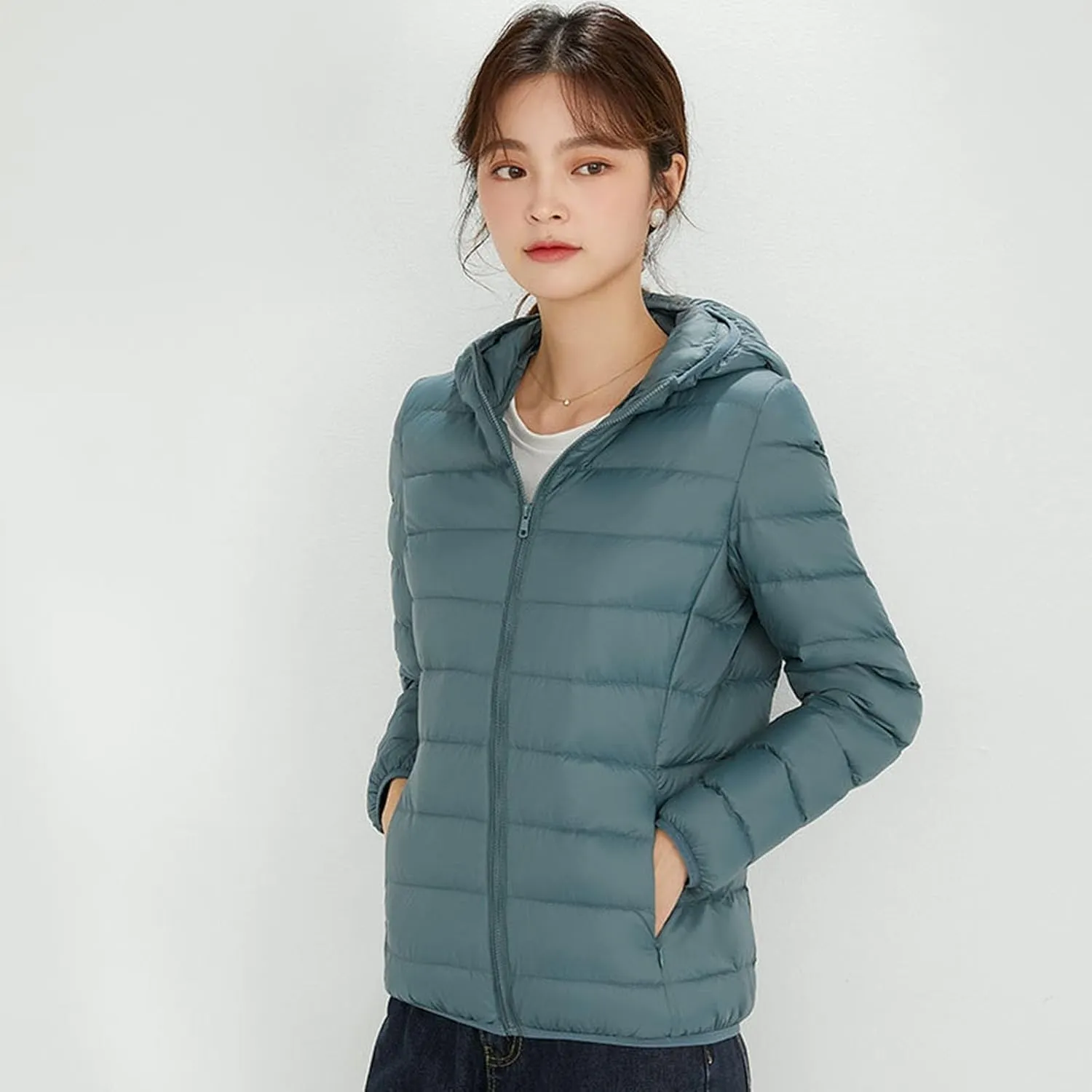 Women's Packable Down Jacket Lightweight Winter Duck Down Jacket Windproof Slim Fit Coat Warm Puffer Jacket with Hood