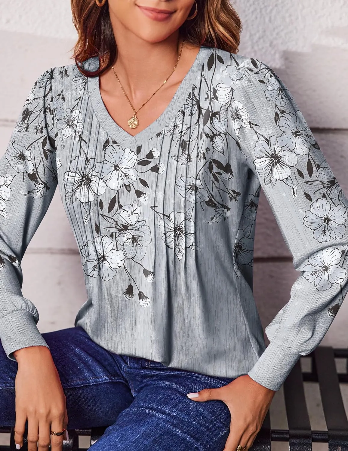 Zeagoo Women's Puff Long Sleeve Shirts Pleated V Neck Fall Tunic Tops Blouse Dressy Casual Loose Summer T-Shirts